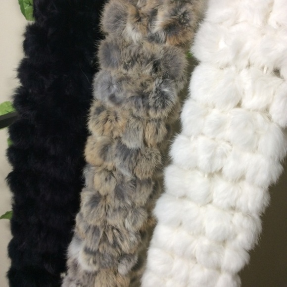 🌸 RABBIT FUR SCARF SHAWL BALLS LONG SOFT FURRY SHAWL WINTER CLASSY WARM COZY - Picture 10 of 12